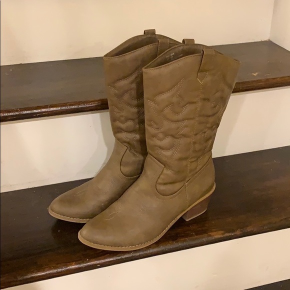 Charles Albert Women's Cowboy Boot in Mocha - Picture 2 of 2